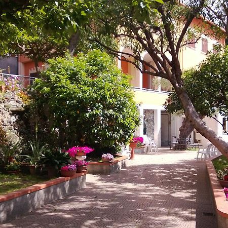 Orchidea Residence Hotel Finale Ligure Exteriör bild