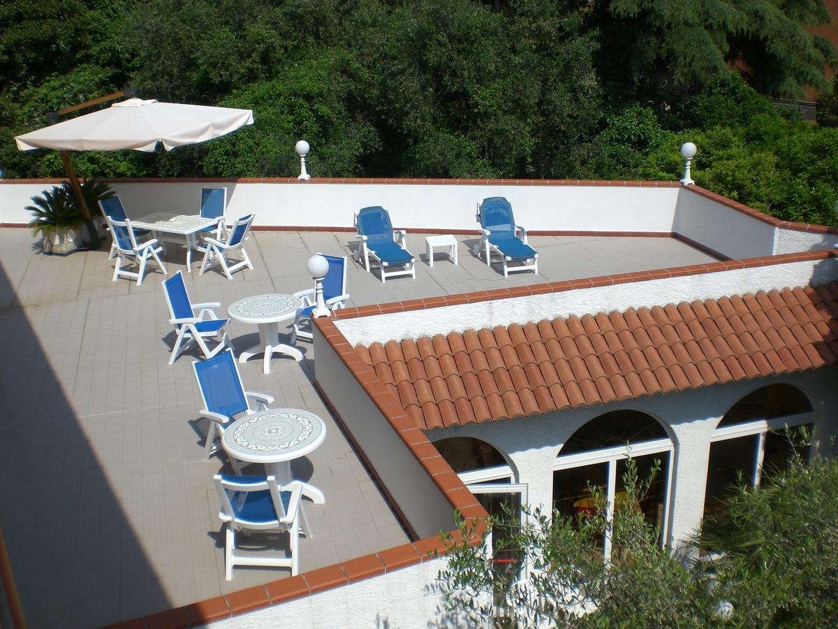 Orchidea Residence Hotel Finale Ligure Exteriör bild