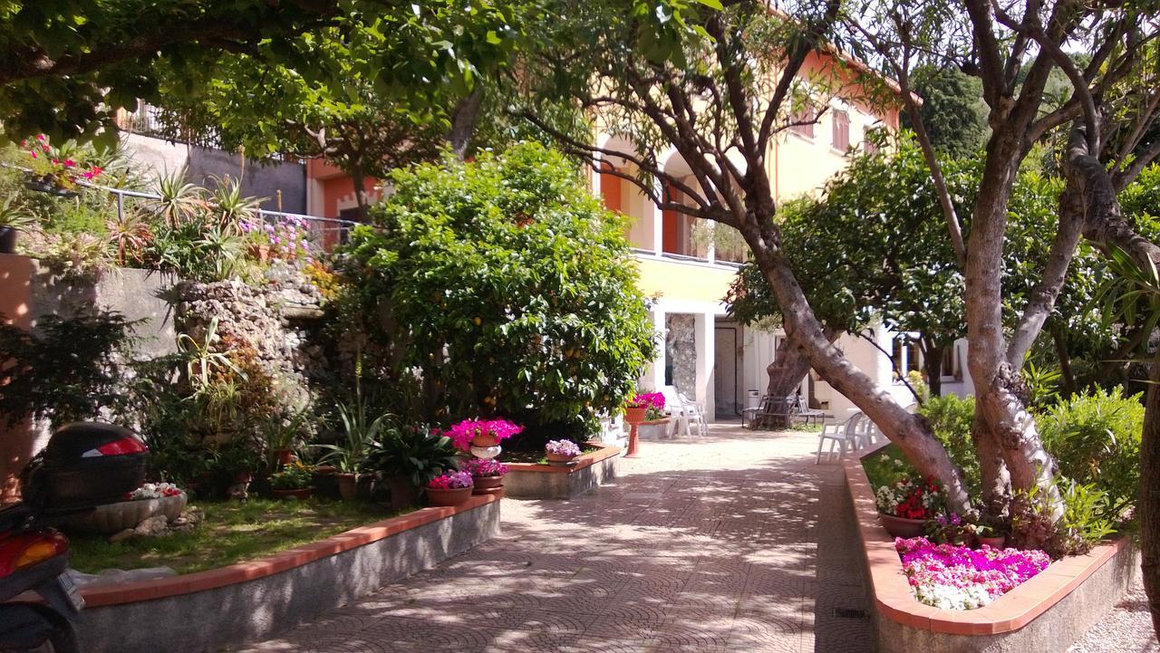Orchidea Residence Hotel Finale Ligure Exteriör bild